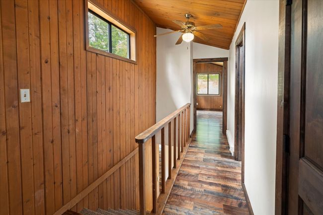 Upstairs Hallway | Image 23