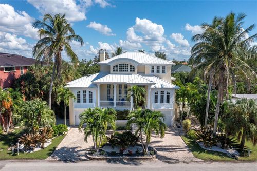 550 Norton St, LONGBOAT KEY, FL, 34228-1433 | Card Image