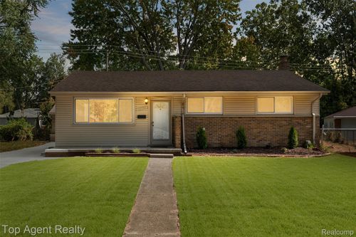 28580 Red Leaf Ln, Southfield, MI, 48076-2957 | Card Image