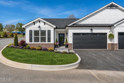 17-106 Klm Dr, Johnson City, TN, 37615-3602 | Card Image