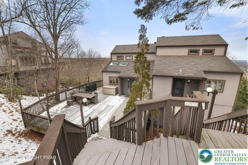 298 Overlook Way, Tannersville, PA, 18372-7977 | Card Image