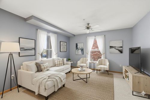 102-101 Metro Ter, Madison, WI, 53718-6424 | Card Image