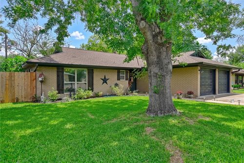 908 Pine Drive, Caldwell, TX, 77836 | Card Image