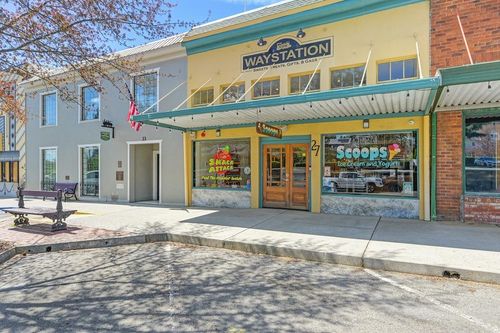 27 Main St Aly, Colfax, CA, 95713 | Card Image