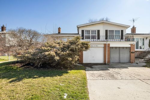 8909 Robin Dr, Des Plaines, IL, 60016-5412 | Card Image