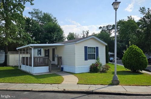 1 Sterling Ct, East Windsor, NJ, 08520-1918 | Card Image
