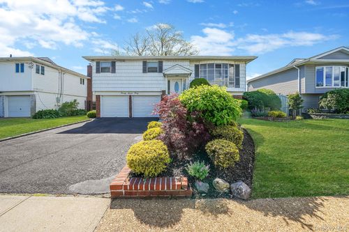2740 Judith Dr, Bellmore, NY, 11710-5307 | Card Image