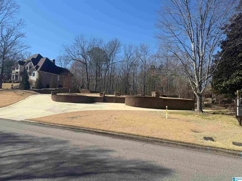 90-1053 Greymoor Rd, Shoal Creek, AL, 35242-7211 | Card Image
