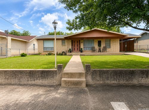 2178 Maverick Dr, Eagle Pass, TX, 78852 | Card Image