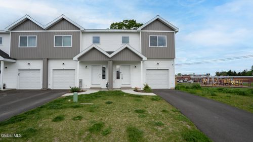 2 Giovanni Ct, Troy, NY, 12180-5117 | Card Image