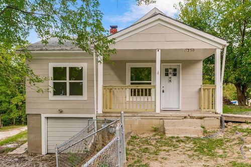 11230 Felton St, Sugar Creek, MO, 64054-1228 | Card Image