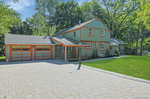 556 Babbling Brook Ln, Valley Cottage, NY, 10989-1502 | Card Image