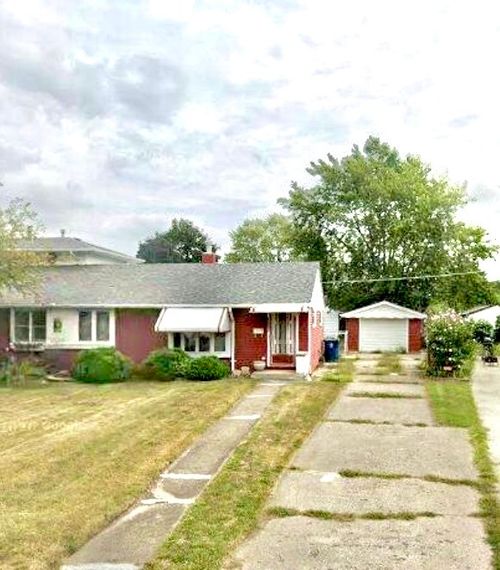 8803 S Kolin Ave, Hometown, IL, 60456-1148 | Card Image
