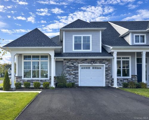 329-329 Silver Timber Dr, Yaphank, NY, 11980-2070 | Card Image