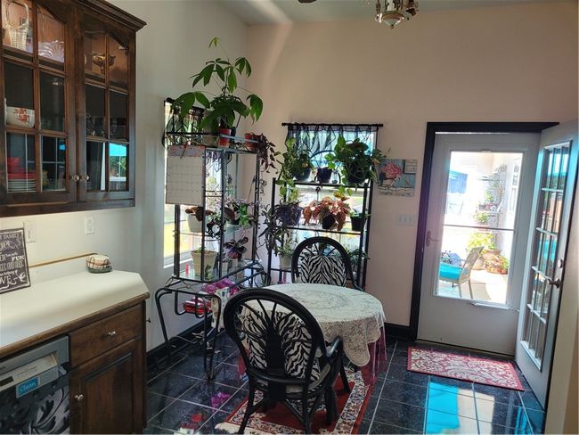 Eat in kitchen area | Image 9