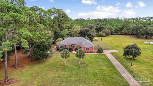 5557 Bay Meadows Dr, Milton, FL, 32583-9518 | Card Image