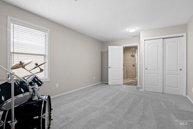 9143 W Alderberry Dr, House other with 5 bedrooms, 3 bathrooms and 2 parking in Boise ID | Image 41