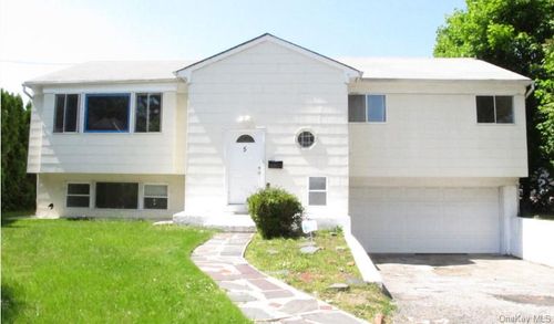 5 Elm St, Great Neck, NY, 11021-1236 | Card Image