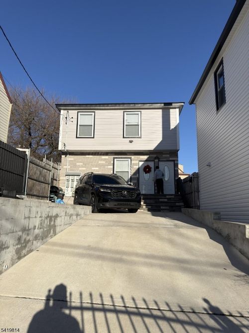 19 Dover St, Paterson, NJ, 07501-3101 | Card Image
