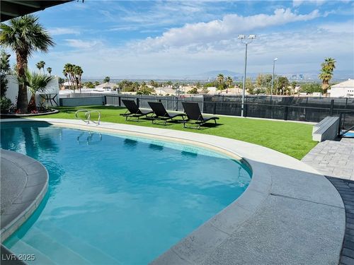 189 Ortiz Ct, Las Vegas, NV, 89110-5232 | Card Image