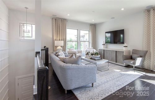 055-16011 Roscoe Ln, Charlotte, NC, 28204-3572 | Card Image