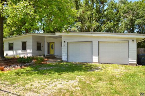 631 S 4th St, Osage City, KS, 66523-1503 | Card Image