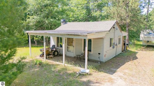 1849 E Pioneer Rd, Roscommon, MI, 48653-9041 | Card Image