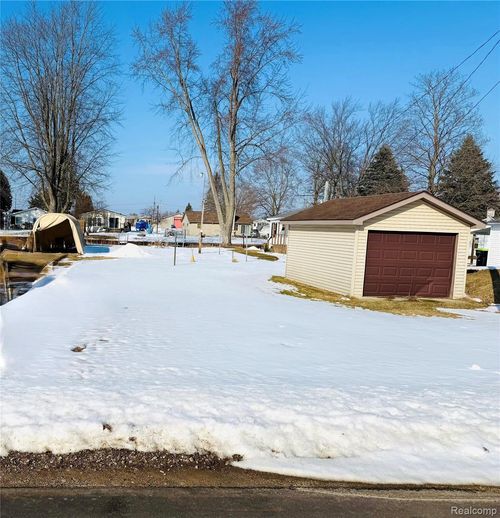 336 Twin Lake Rd, Beaverton, MI, 48612-8527 | Card Image