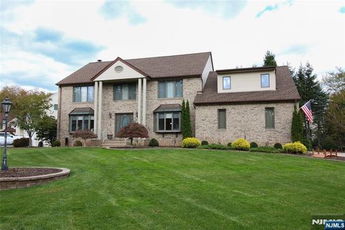 602 Mill Run, Paramus, NJ, 07652-1757 | Card Image