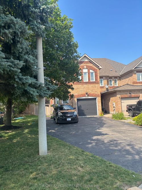 6985 Dunnview Crt, Mississauga, ON, L5N7E4 | Card Image