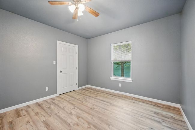 906 S Willow St, House other with 3 bedrooms, 2 bathrooms and null parking in Sherman TX | Image 24