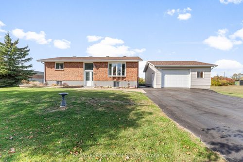 1059 Flynn Ave, Arnprior, ON, K7S3G7 | Card Image