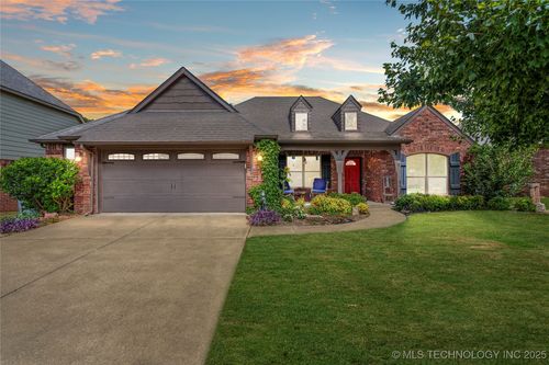 11707 Vine St, Jenks, OK, 74037-4343 | Card Image