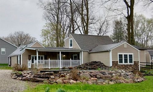 549 Perry Rd, Tallmadge, OH, 44278-3224 | Card Image