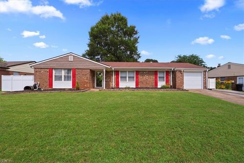 923 Strickland Blvd, Virginia Beach, VA, 23464-3930 | Card Image