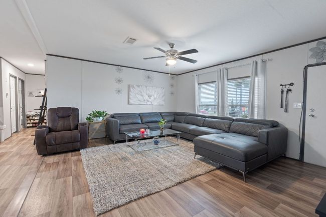 121 Fate Ct, House other with 4 bedrooms, 2 bathrooms and 4 parking in Kyle TX | Image 4