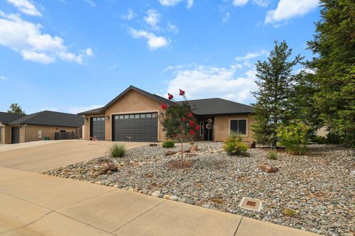 4075 Pembroke Ln, Shasta Lake, CA, 96019-2427 | Card Image