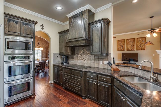 Chef's Kitchen, Double Oven, Pot Filler, Granite | Image 11