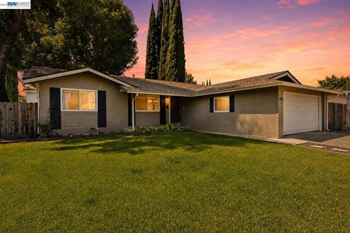 266 Stonyford Dr, Vacaville, CA, 95687-4925 | Card Image