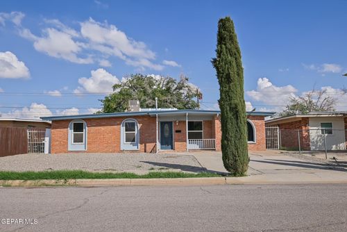 10453 Omega Cir, El Paso, TX, 79924-2412 | Card Image
