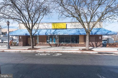 16 Center Pl, DUNDALK, MD, 21222-4306 | Card Image