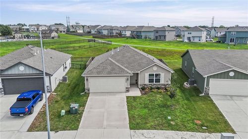 1606 Maci St, Belton, MO, 64012-2246 | Card Image