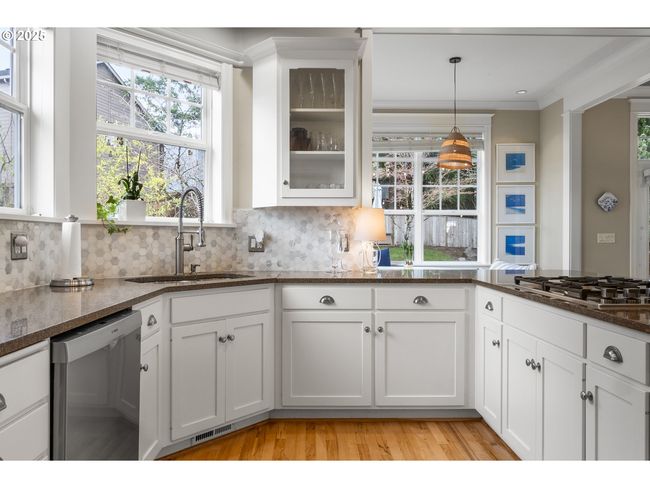 2115 Fircrest Dr, House other with 4 bedrooms, 3 bathrooms and 2 parking in West Linn OR | Image 9