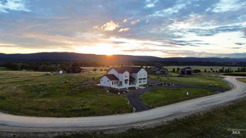 44 Big Moose Rd, McCall, ID, 83638-1120 | Card Image