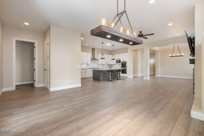 Great Room (Dining) | Image 8