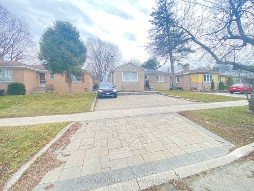87 Bishop Ave, North York, ON, M2M1Z5 | Card Image