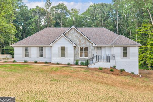 150 Indian Bluff Dr, Sharpsburg, GA, 30277-1768 | Card Image