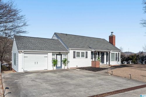 110 Adams Ave W, ONEONTA, AL, 35121-2011 | Card Image