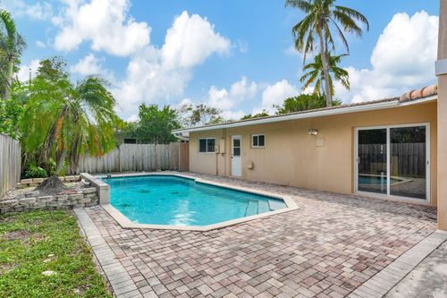 1300 Ne 26th Ave, Pompano Beach, FL, 33062-3727 | Card Image