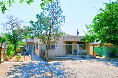 324/326 Charleston Street Ne, Albuquerque, NM, 87108 | Card Image